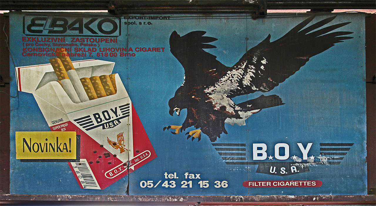 V 90. létech 20. století se v budově zabydlel sklad lihovin a cigaret slovutných značek, jak jinak, než z U. S. A.