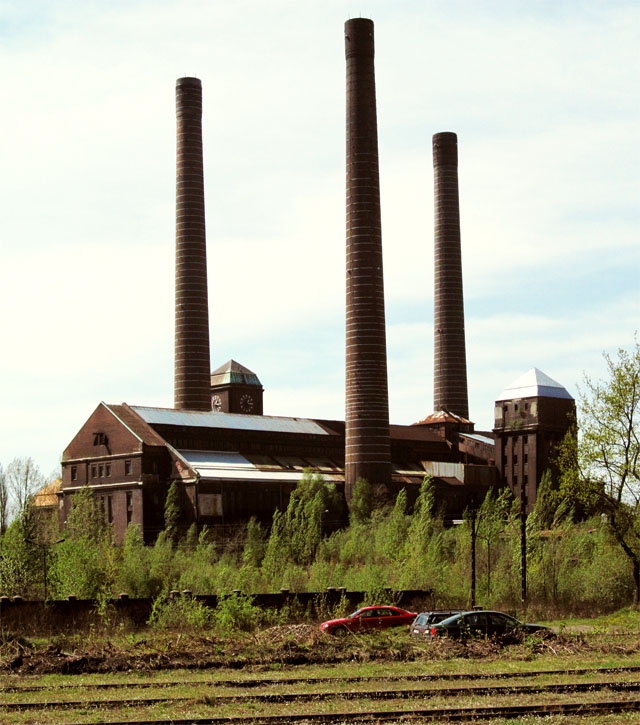 Bývala bytomská elektrárna by si však, stejně jako úzkokolejka, zasloužila přežít. Jde o kulturní monument  převyšující mnohé současné umění.