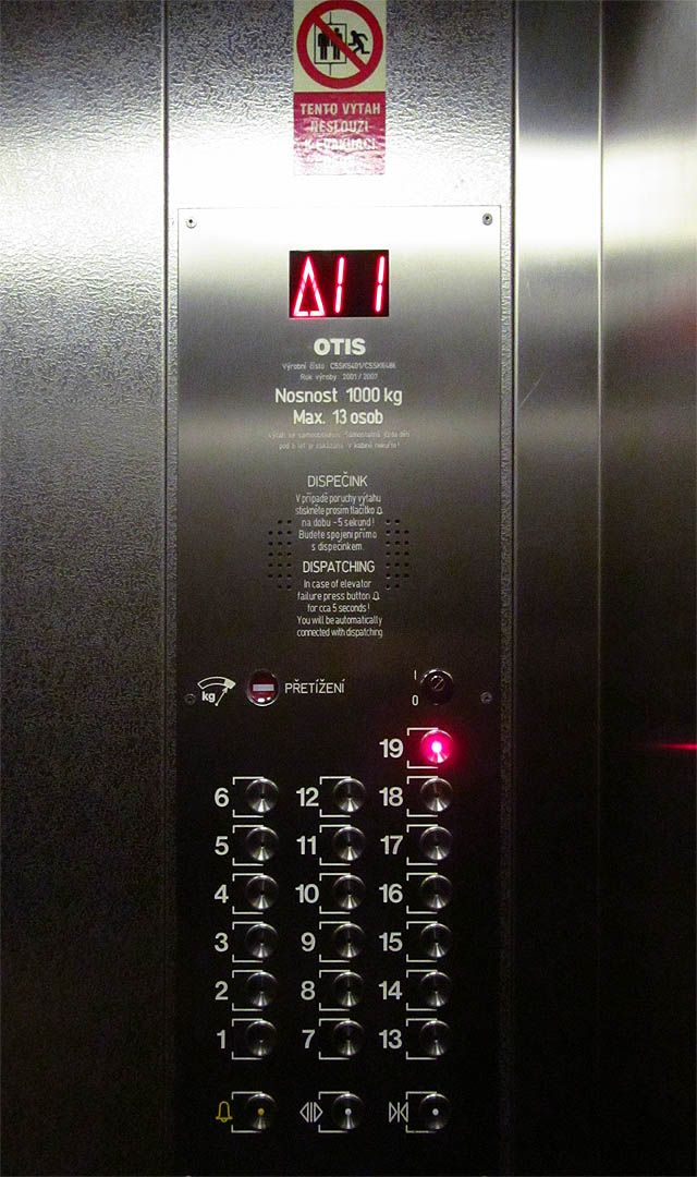 Se svými 74 m výšky je budova v současnosti 3. nejvyšší v Brně a 14. nejvyšší v Česku. Ve výtazích naleznete tlačítka pro jízdu do 18 podlaží. Existuje však také „tajný“ výtah obyčejným smrtelníkům nepřístupný, ve kterém je, jako v jediném, i tlačítko „19“.