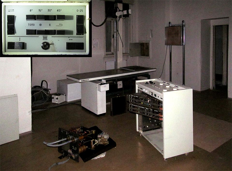 Léčebna je dnes vyklizená až na několik pozůstatků. Jedním z nich je historický rentgen (velvo nahoře ovládací panel).