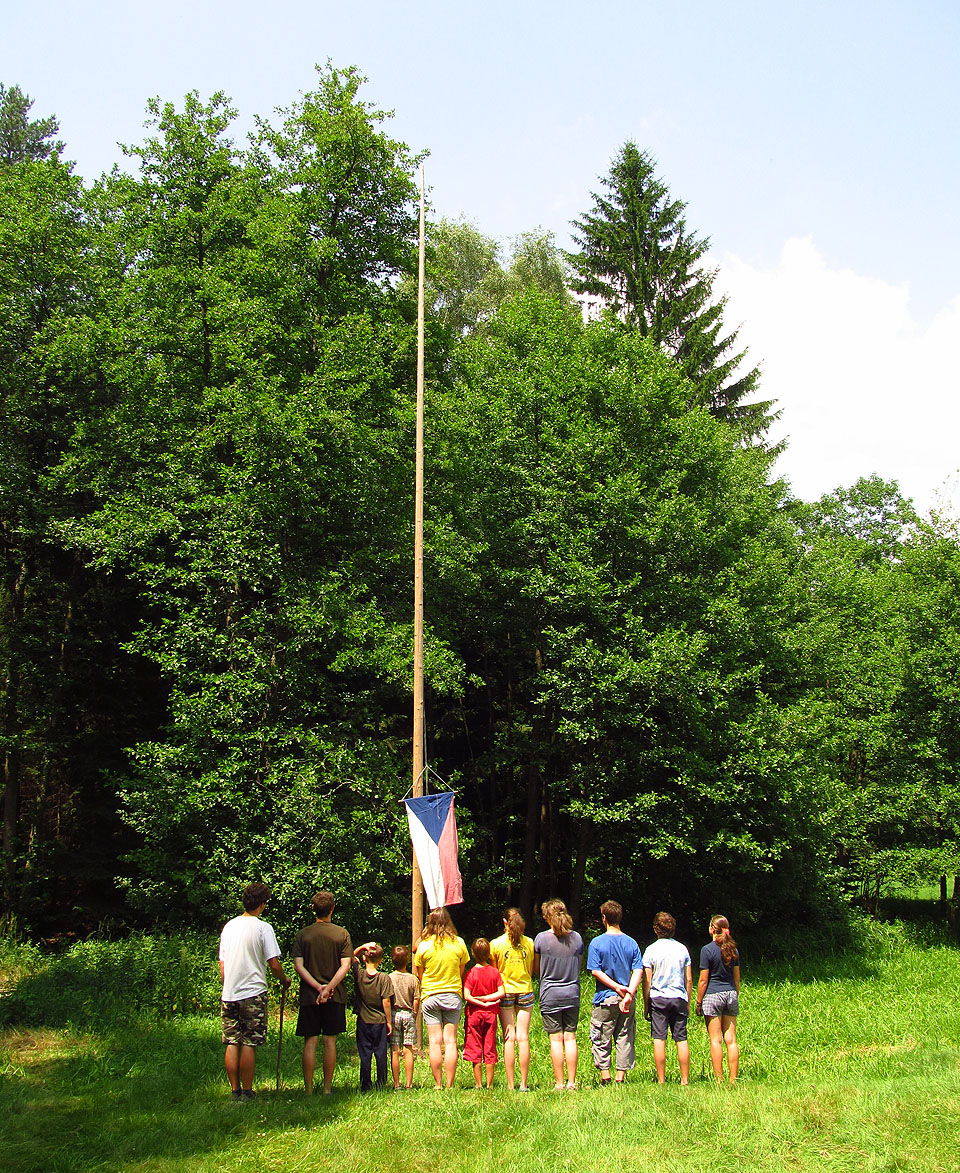 A je to tady - vlajka vzhůru letí.