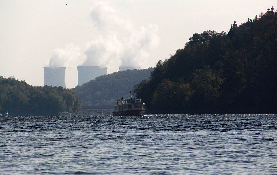 Veřejná osobní lodní doprava je na přehradě celoroční a zajišťuje ji motorová loď Horácko.