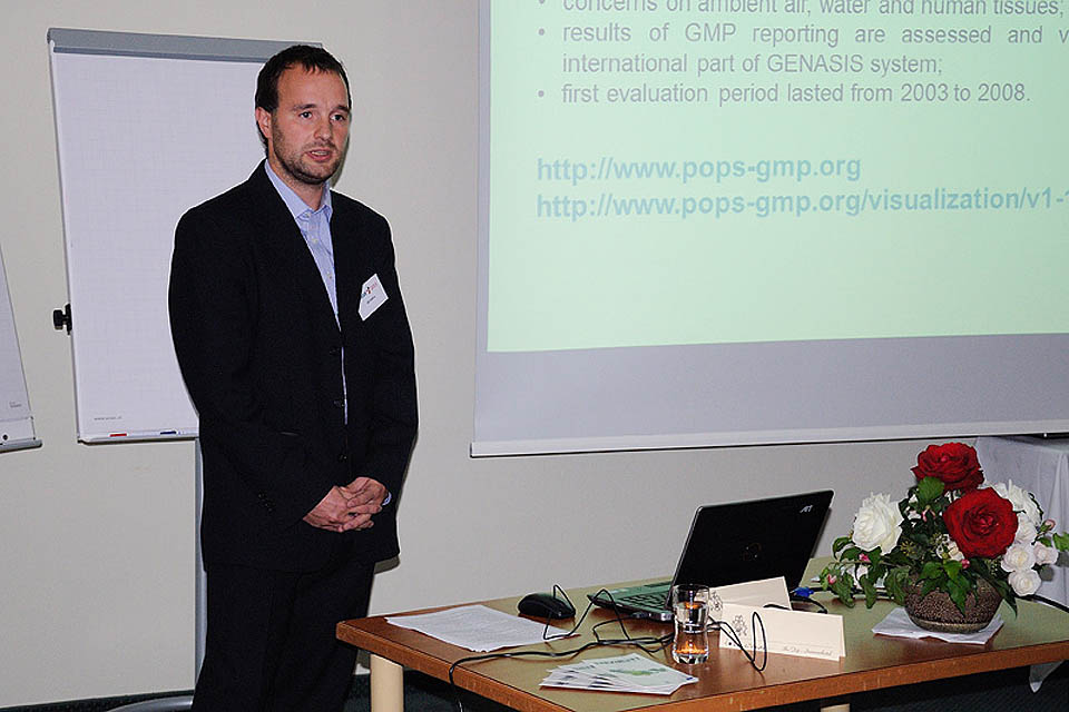 Společný příspěvek s Richardem Hůlkem nazvaný Integration of R into ICT infrastructure of GMP and GENASIS a zabývající se zprovozněním statistického software R na serveru IBA a jeho využitím pro environmentální aplikace, jsem přednesl druhý den konference odpoledne.