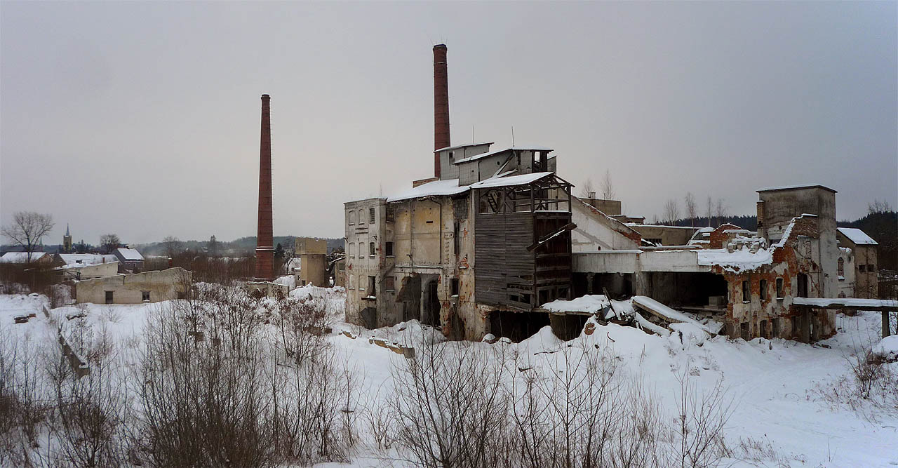 Na shledanou, šamotko. Dala jsi ráz místnímu okolí a po dvě staletí jsi poskytovala práci lidem, kteří přišli měnit zdejší zvláštní kraj. Stala jsi se součástí historie Vidnavy a i když chátráš, kouzlo práce odpracované generacemi z tebe jen tak nevyprchá.