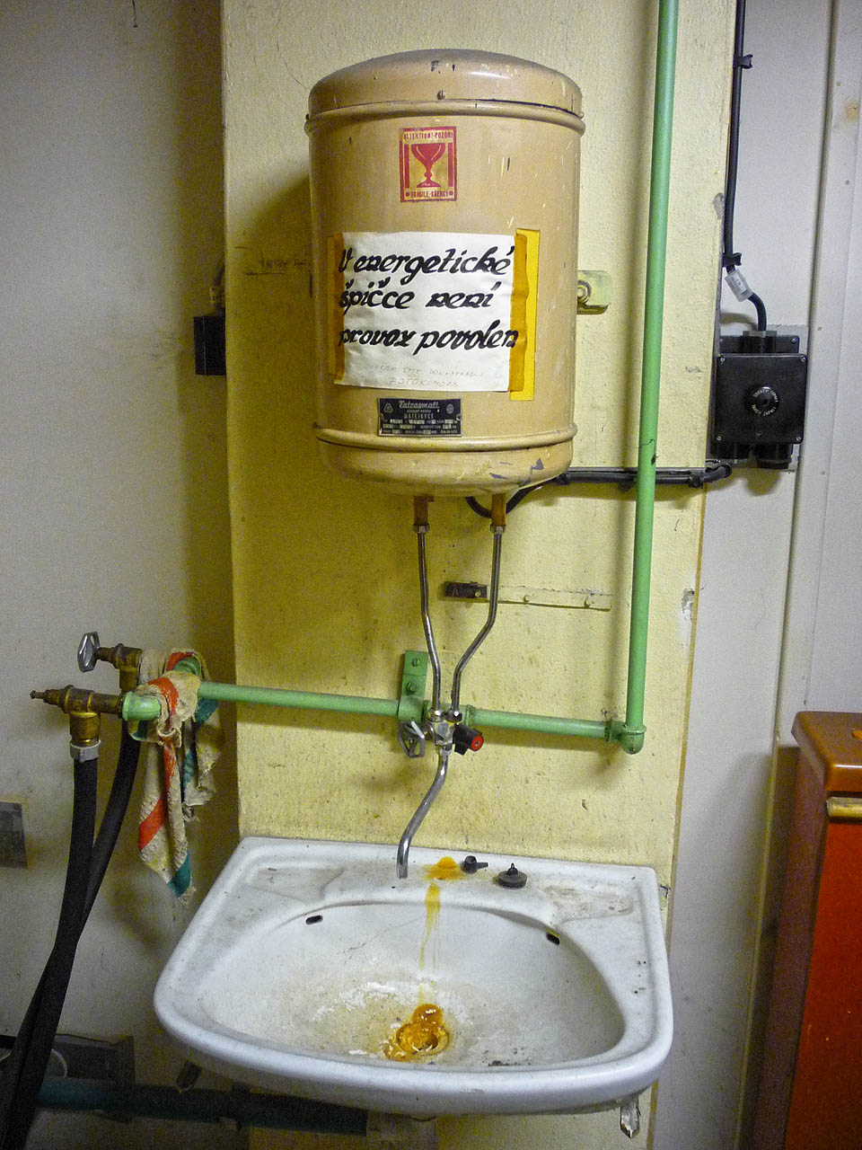 V energetické špičce není provoz ohřívače povolen!