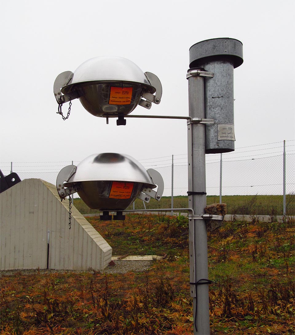 Pasivní vzorkovače ovzduší vlastněné partnerskou institucí Environment Canada.