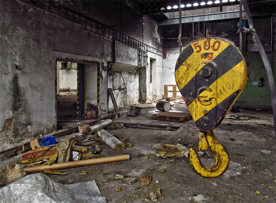 Skladovací hala bývalého Zlatexu.