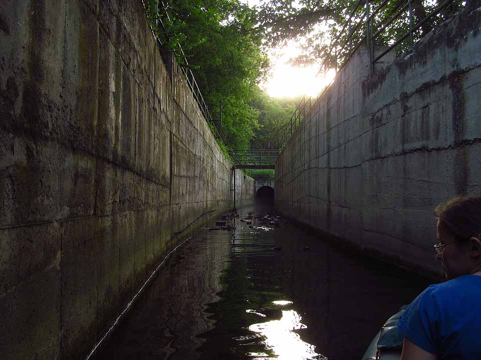 Přestože je horké léto, padá na nás chlad.
