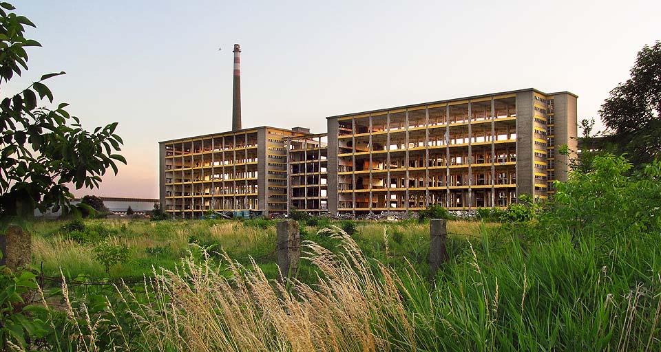 Tentýž pohled od východu, vstříc zapadajícímu slunci.