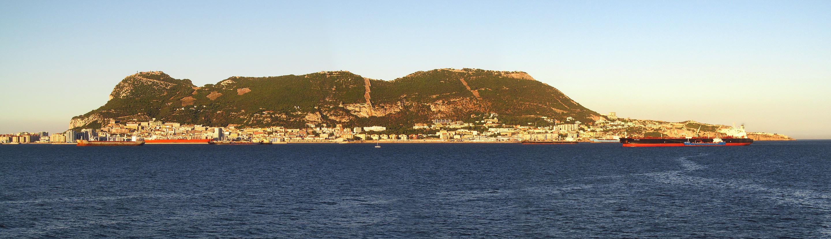 Návštěvu Gibraltaru jsme skoro stihli, nakonec nám ale poslední autobus ujel a já se do Británie zase nedostal.