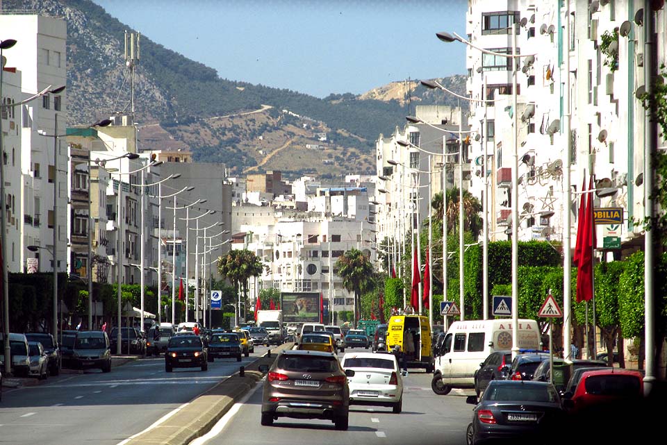I takto může vypadat Afrika. Předměstí města تطوان neboli Tetuánu.