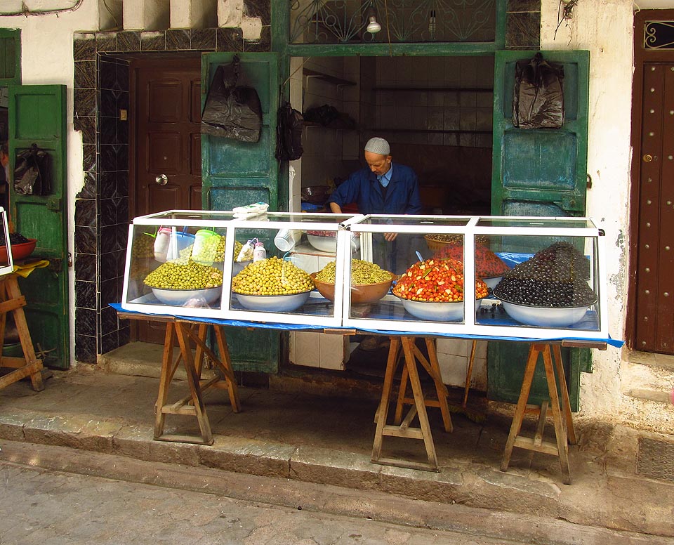 Tetuánští prodavači jsou takoví, jaké jste si je představovali. Na ulici.