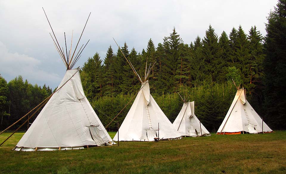 V roce 2014 si táborníci vystačili se 4 stany + kuchyňákem. Bude jich příští rok potřeba víc?