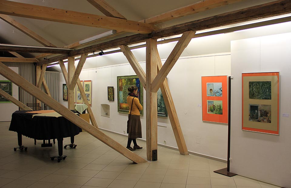 Kdo zná knížky Pavla Čecha, může hledat rozdíly mezi přetisknutými ilustracemi a jejich originály.