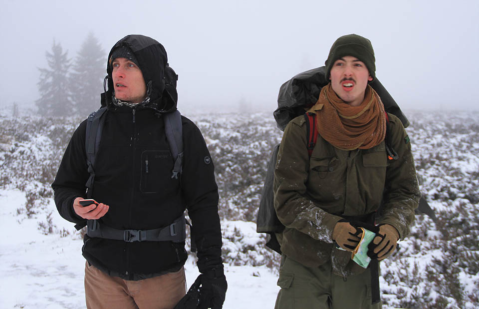 Někdy tady by měla být pozorovatelna, která by jako jediná mohla poskytnout chvíli odpočinku v závětří. Jenom opatrně chodit pouze po vyšlapaných cestičkách.