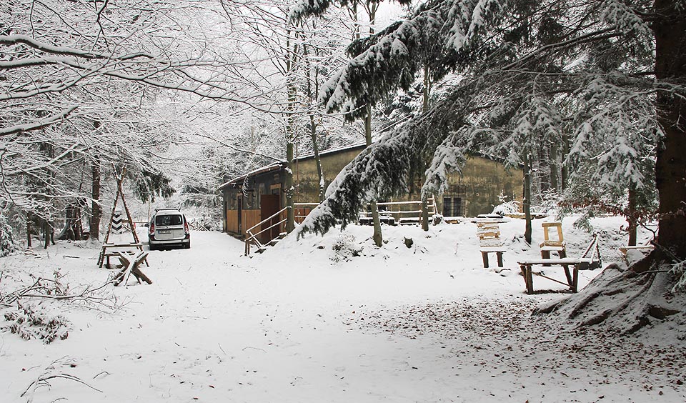 Novoroční sníh u objektu 113 ČTU na <a href=/Tema/Muna%20Mikulovice>Muně</a>.