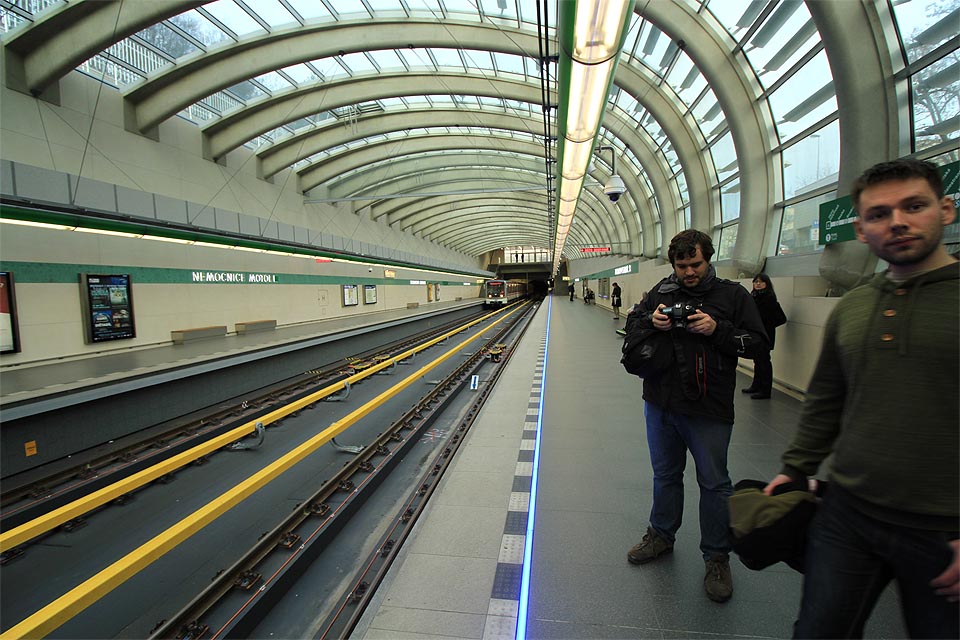 Stanice Nemocnice Motol je aktuálně nejmladší stanicí pražského metra vůbec.