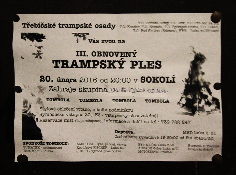 U pozvánky na ples třebíčských trampů jsem si vzpomněl na Prasklý džbán a naše zářijové setkání s Gogou a spol.