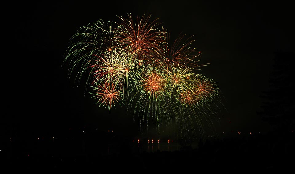 …plodný bývá bok pln jisker magických, a jako jemný písek, jako zlatý prach z jich srší zřítelnic blesk ohňů mystických…