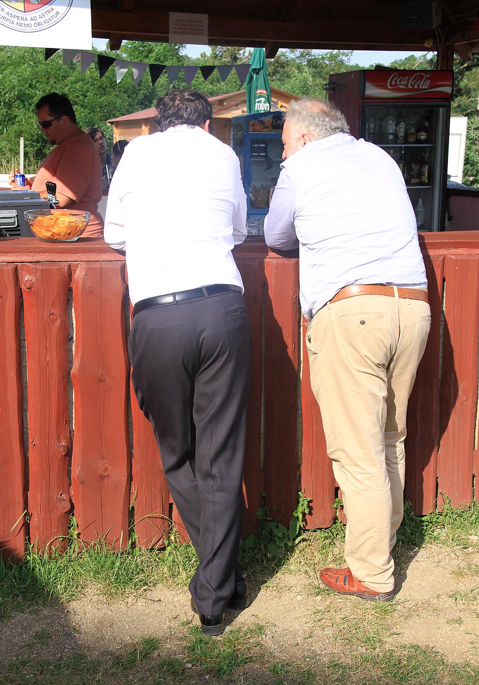 Otcové novomanželů alias zadky předků.