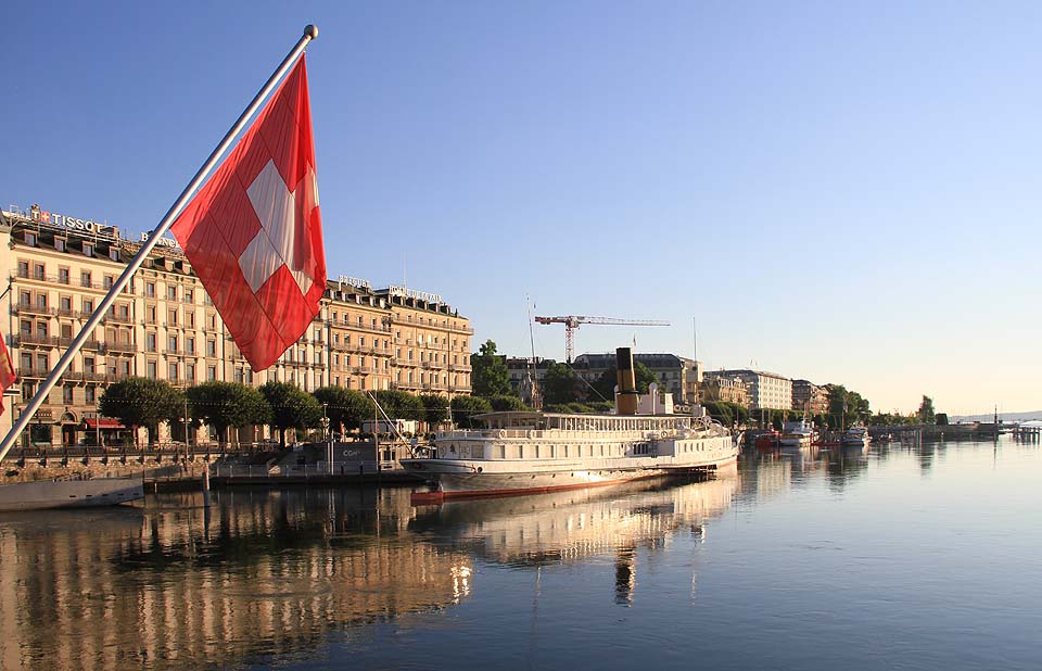 Rozloučení se Švýcarskem nad hladinou Ženevského jezera. Kde, že to podepisovali ty konvence?