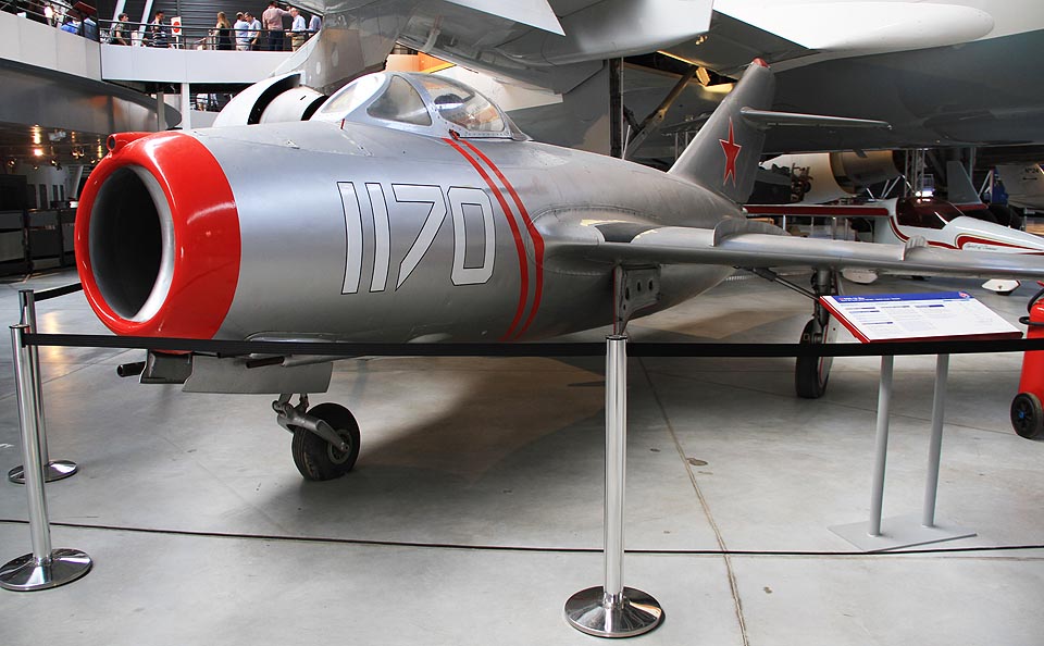 V muzeu však nejsou pouze letadla francouzské (případně britské a španělské) provenience. Prohlédnout si zde můžete např. Mig-15.