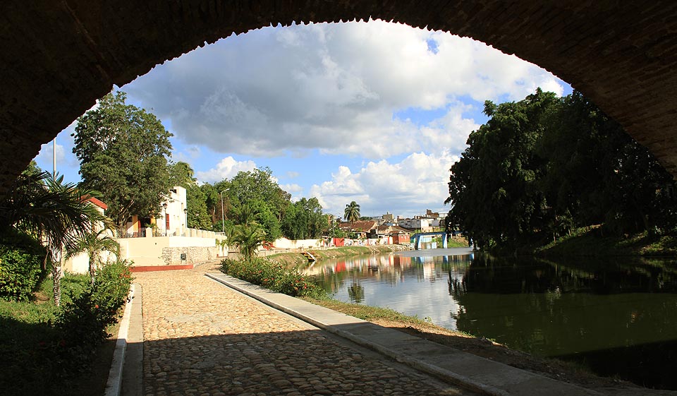 Most přes řeku Yayabo je pýchou a symbolem města Sanctí Spiritus.