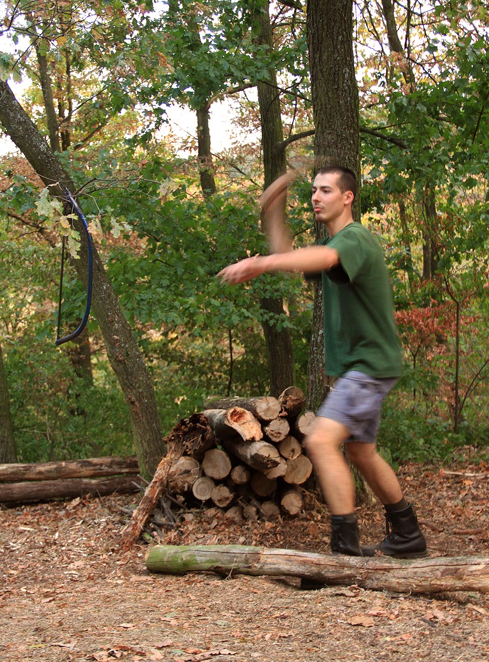 Nechyběl tradiční závod v hodu ostrými předměty.