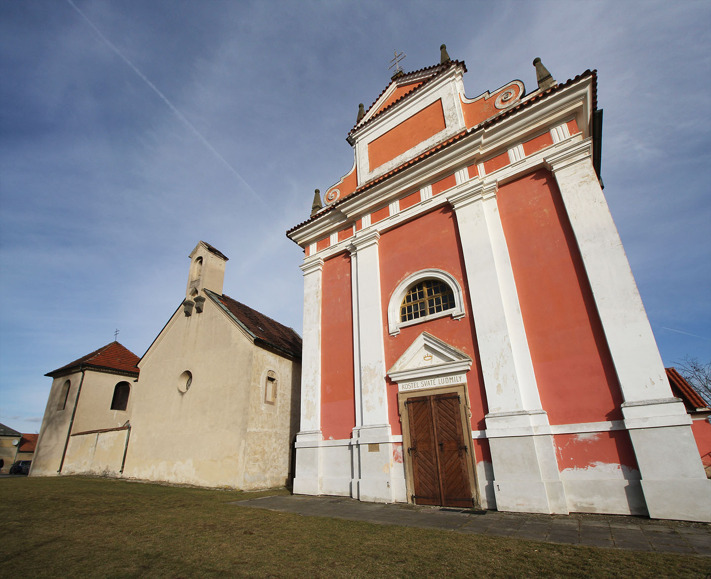 Kostel v Tetíně, nedaleko hradiště, kde byla dvěma Vikingy: Tunnou a Gomonem zavražděna svatá Ludmila.