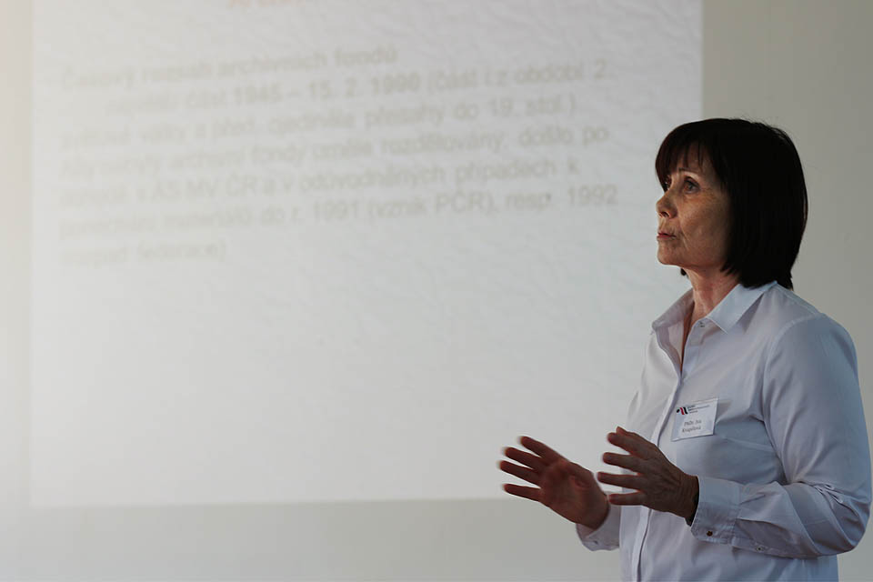 Představení pracoviště se ujala vedoucí PhDr. Iva Kvapilová.