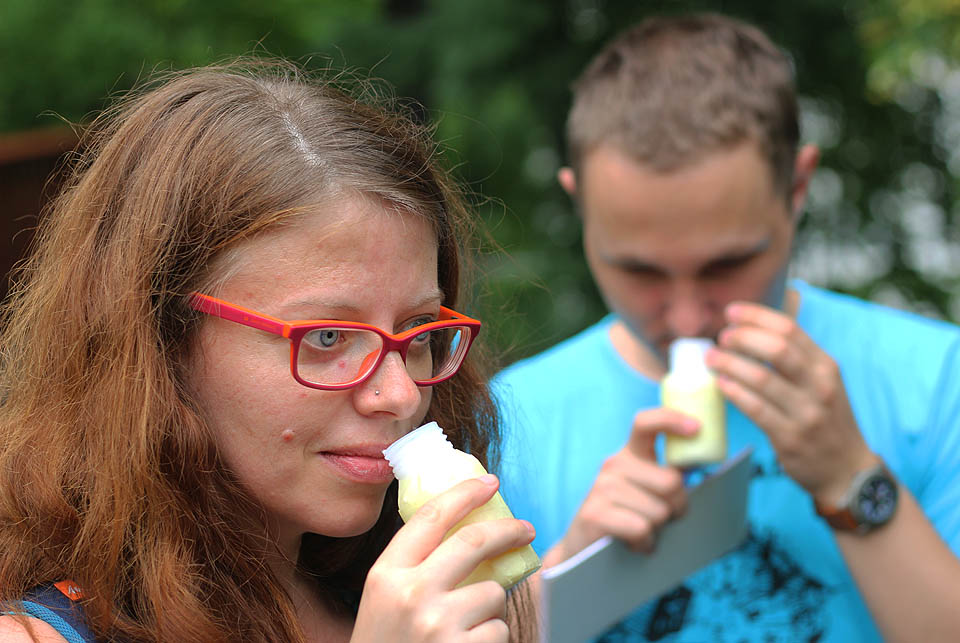 Na závěr čekal na účastníky malý čichový kvíz. Poznat deset charakteristických vůní či zápachů nebylo vůbec jednoduché, vítěz soutěže si odnesl pouhé 4 body.