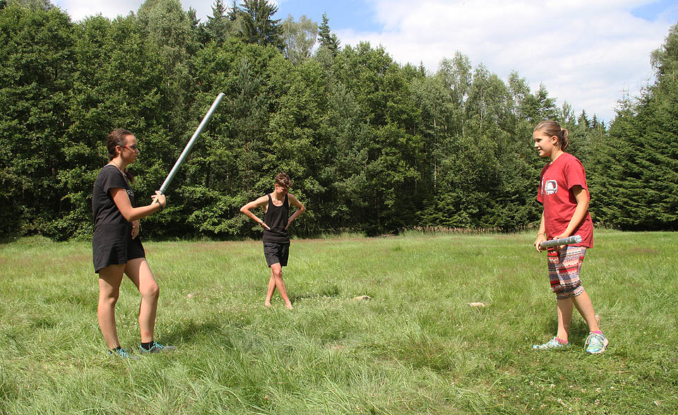 Na táboře podle řeckých legend nesměly chybět urputné souboje s meči, štíty, kopími a bohové ví, čím ještě.
