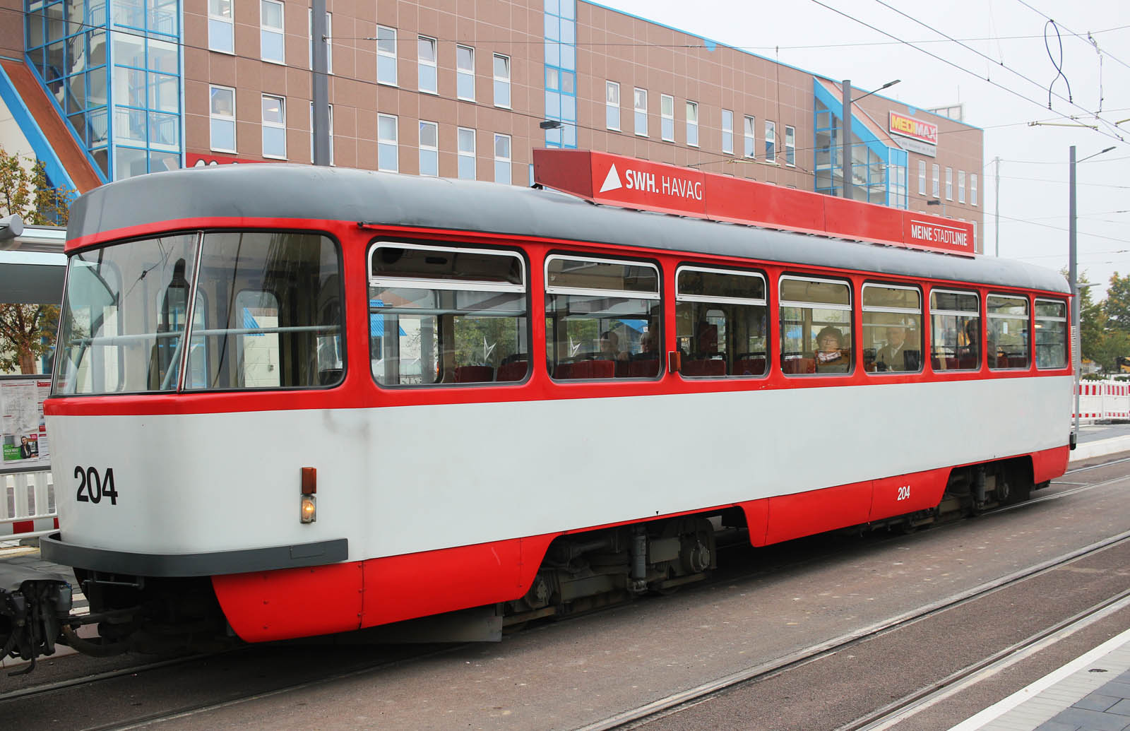 Jezdí tu ve dvojicích, se třetím v řadě vlečným vozem B4D, který se nikde v Česku v provozu nevyskytuje.
