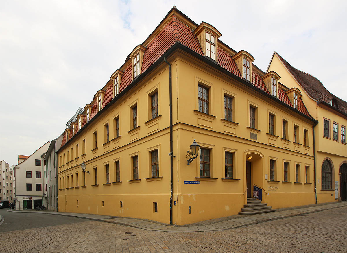 K městským zajímavostem patří také tzv. Händel-Haus, rodný dům skladatele Georga Friedricha Händela z roku 1558. Architektonicky spíše nuda, vevnitř je však muzeum.