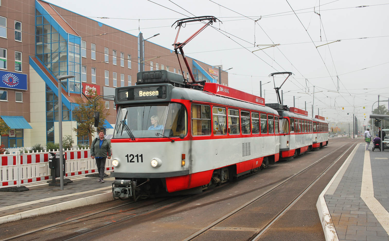Ačkoliv tvoří věršinu dobrosolských tramvají moderní vozy MGT6D od Duewagu a MGT-K od Bombardieru, stále se ltze setkat ještě s klasickými československými tramvajemi T4D o rozchodu 1000 mm.