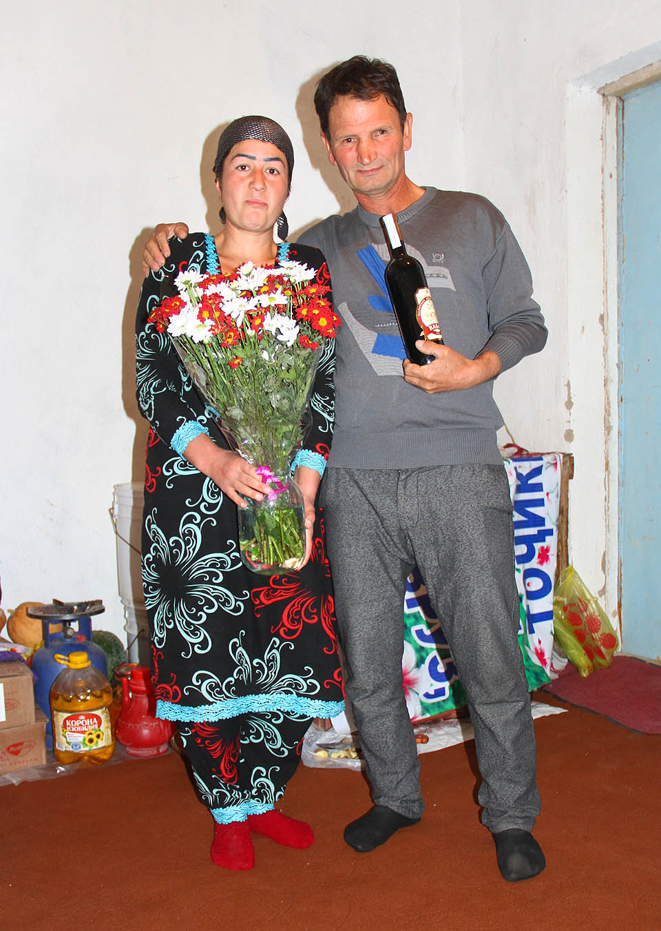 Náš přítel Бобошка nás se svojí ženou ubytoval hned na dvě noci. Vděčíme jim za mnohé, tak jsme jim aspoň koupili víno a kytku.