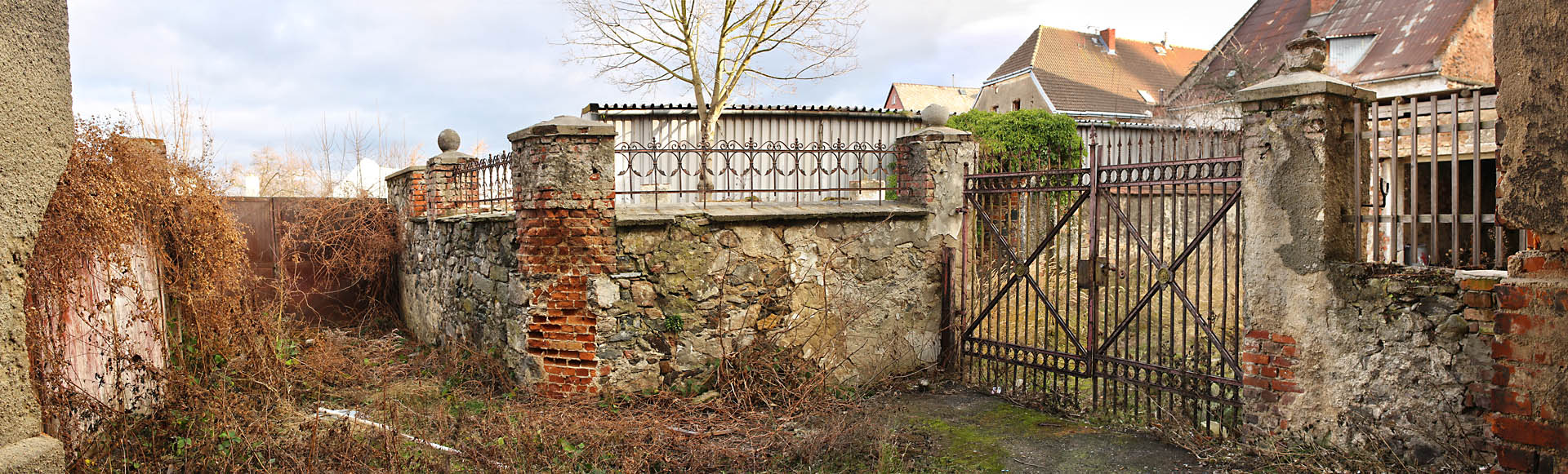 Na Štedrý den jsme se věnovali průzkumu javornických zákoutí. Bylo hezky.