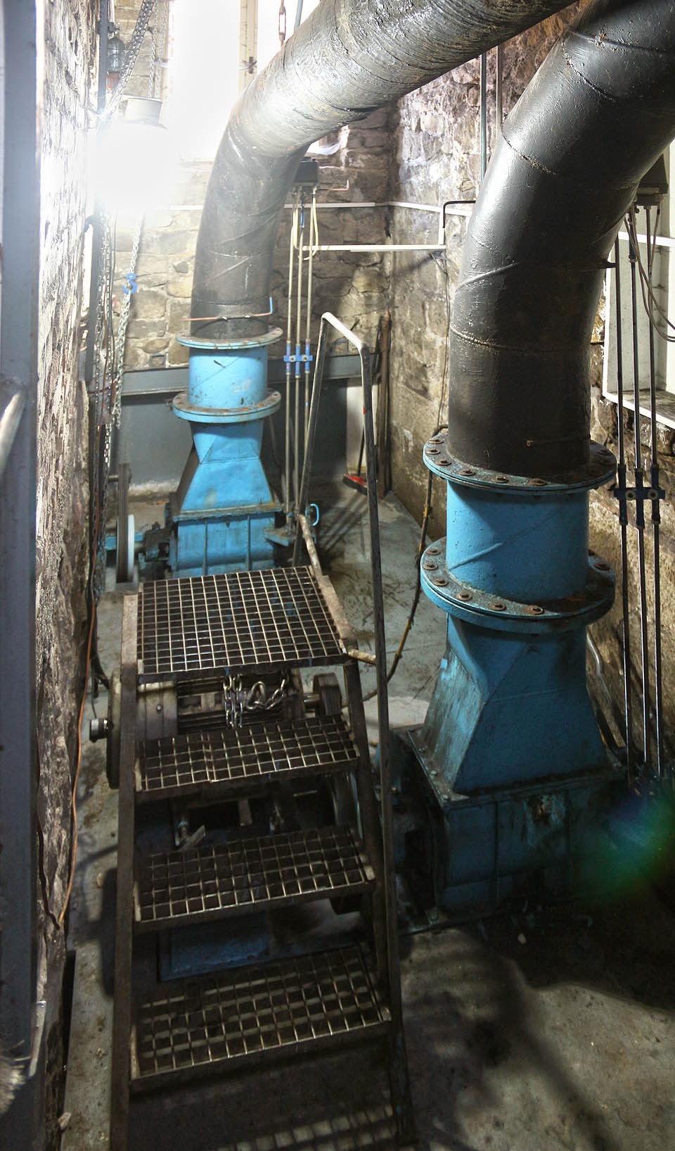 A letmý pohled do nitra elektrárny. Také tady vzniká proud, který teď pohání váš počítač.