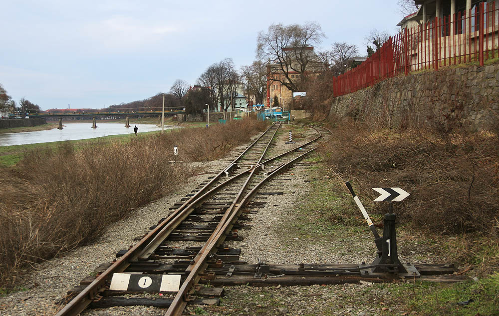 Jedním z vedlejších cílů cesty byla návštěva dětské železnice v Užhorodě. V zimě je mimo provoz.