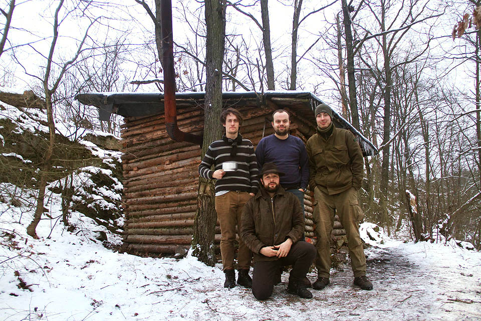 Čtveřice zimních dobrodruhů - Stopař, Berny, Jerry a Čáp.