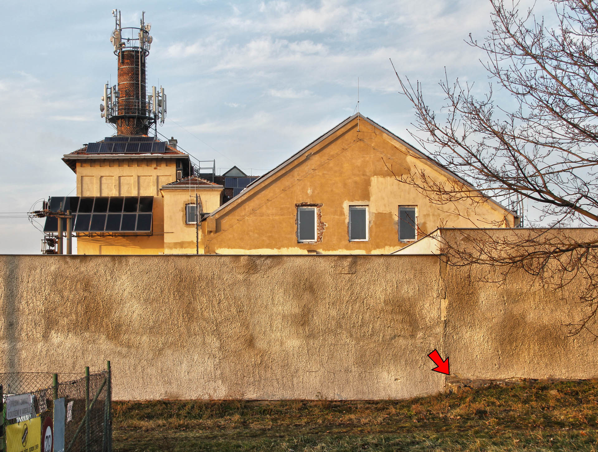 Druhé kolo uzavřela těžká skrýš číslo 8. Zrušený pivovar v Brněnských Ivanovicích potrápil nejden tým. Zvláště, když jsme pohled na zadní zeď garáží trošku vyretušovali, aby zmizely naprosto nestínadelské luxfery.