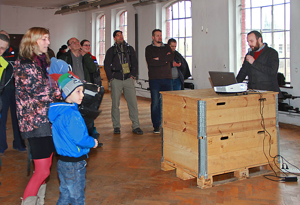 Programem závěrečného setkání jsem prováděl asi 50 účastníků, kteří se přišli podívat na závěrečné setkání já. Svišť 2 zajistil dražbu a ostatní organizátoři pak prodej triček, focení s Rychlými šípy, vybarvování komiksů či vyndávání ježka z klece.