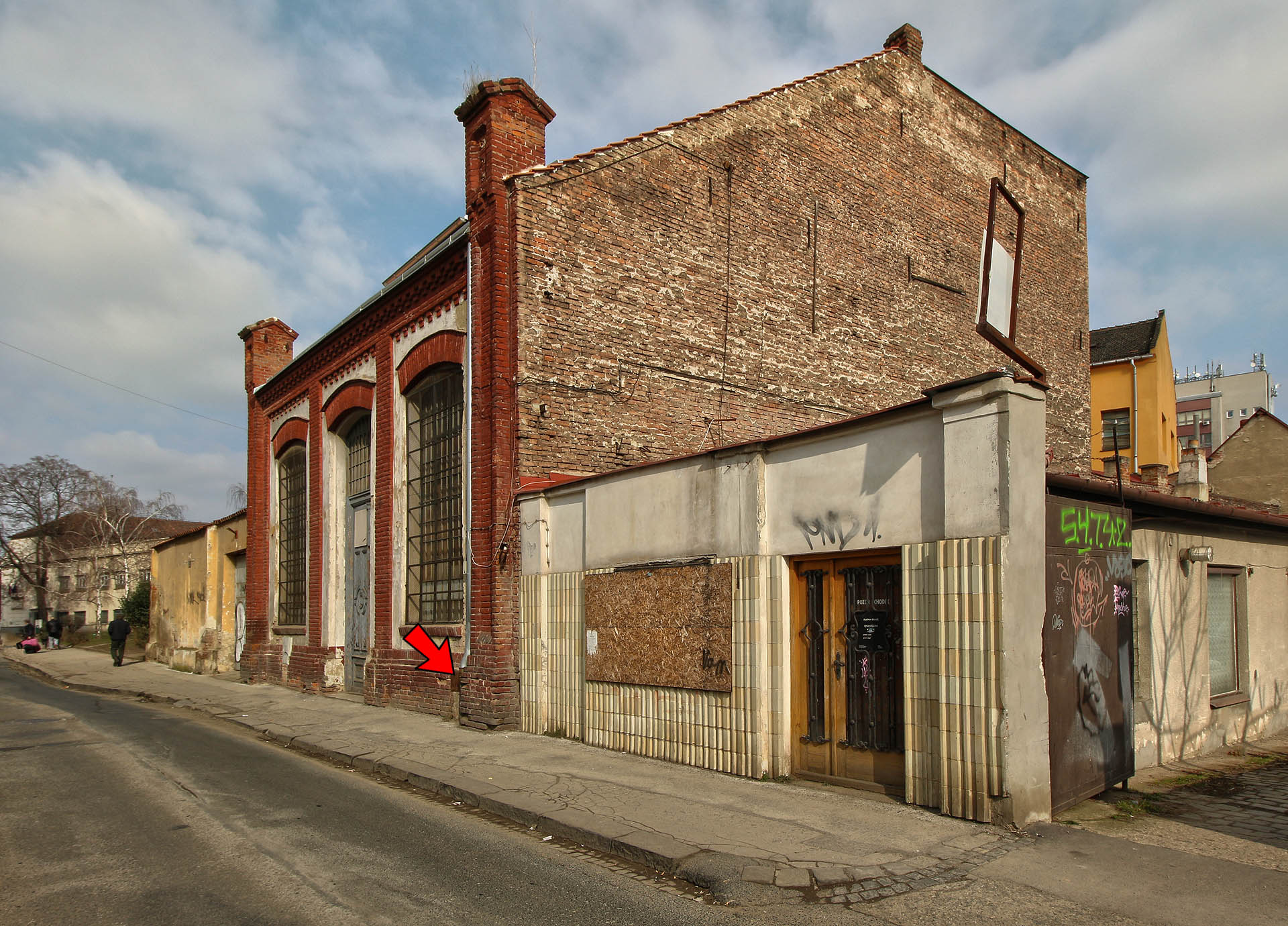 Moje nejoblíbenější stanoviště. Rozjezd druhého kola hry neboli pětka ve dvířkách <a href="/Tema/První brněnská elektrárna">první brněnské elektrárny</a> na Vlhké ulici.