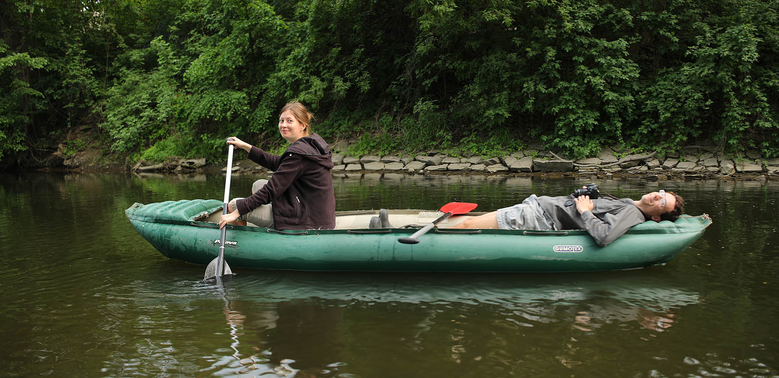 To je poloha správného kapitána a správného plavčíka.