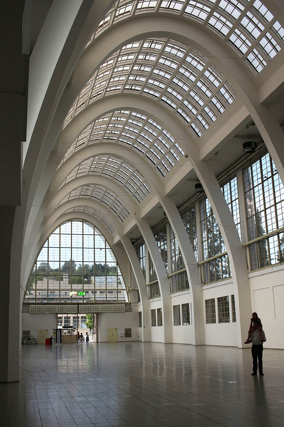 Na výstavbě pavilonu A se ve 20. letech 20. století podílel můj pradědeček. Zajímalo by mě, co by na dnešní výstavu říkal.