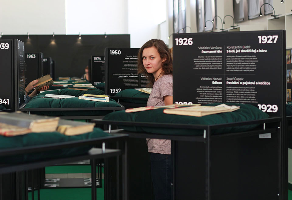 Jednou z nejzajímavějších částí festivalu byla výstava knih za posledních 100 let. Každý rok jedna kniha, což se Kateřině velice líbilo. 
