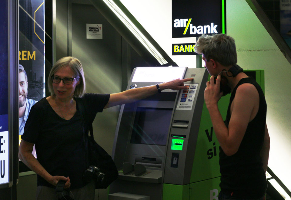 Jako nejlepší zdroj elektromagnetických zvuků byl vyhdnocen bankomat AIRbank, který vydával šum podobný zurčení a bublání jarního potůčku.