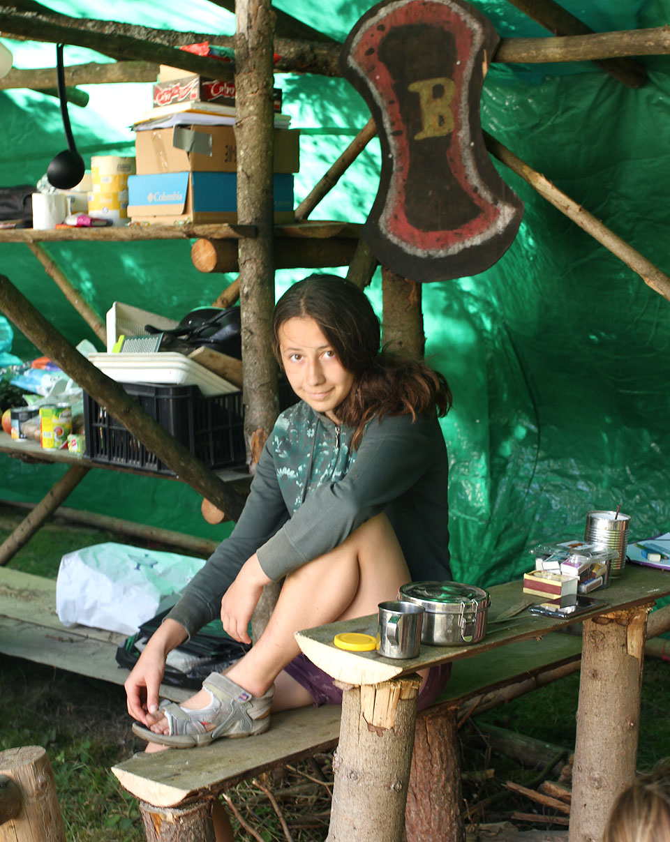 Doubravka se na mě od určité chvíle, vždycky, když se ji snažím vyfotit, dívá zhruba takto.