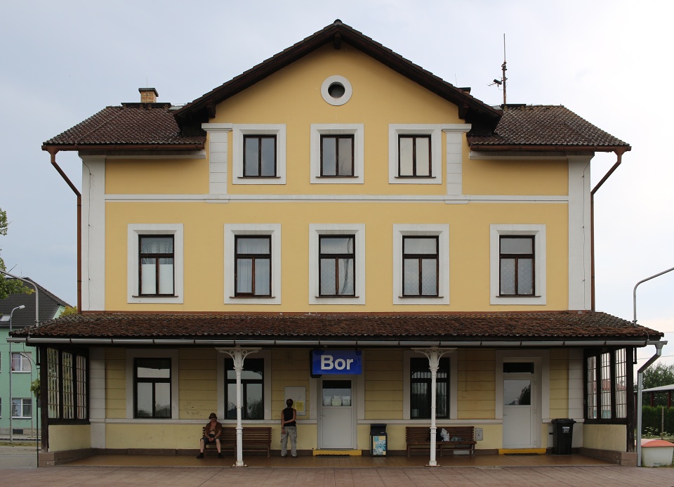 Dále pokračujeme vlakem z Boru směr Plzeň.