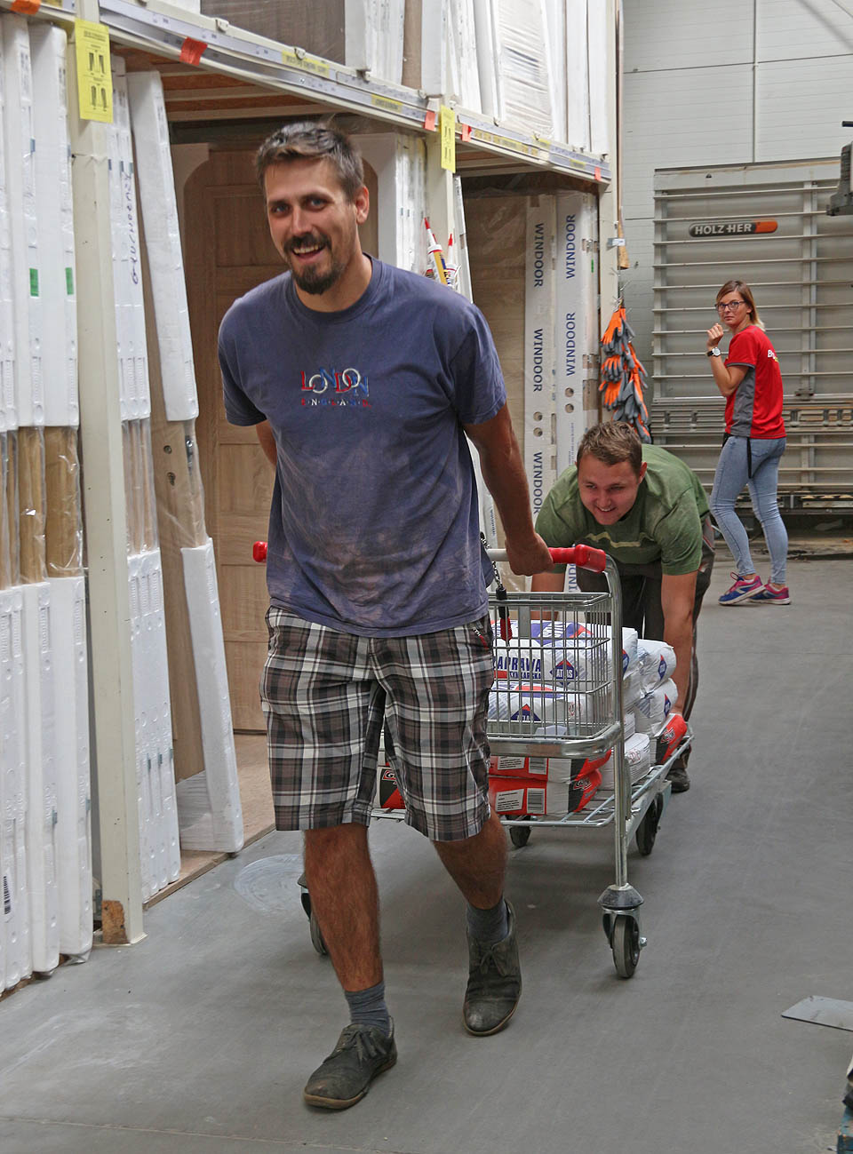 Kromě stavebních prací jsme na Muně stihli taky vzbudit rozruch ve stavebninách v Głuchołazech.